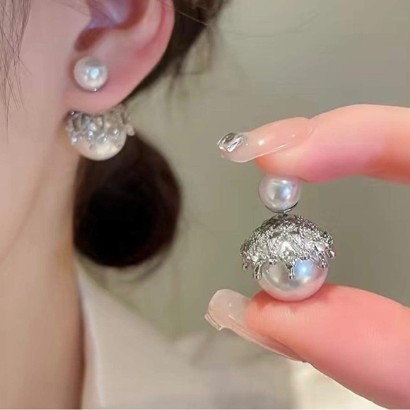 Large Faux Pearl Silvertone Earrings With Rhinestones Brand New - Picture 1 of 5